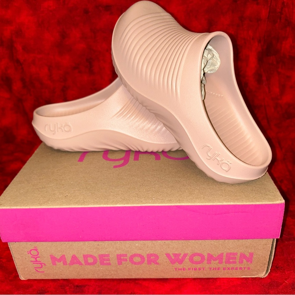 Ryka Women's Echo Recovery Clog Brand New - 11M - Dusty Peach